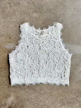 Sans Souci White Lace Cropped Tank Top